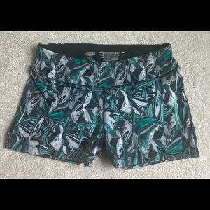 athletic biker shorts/spandex